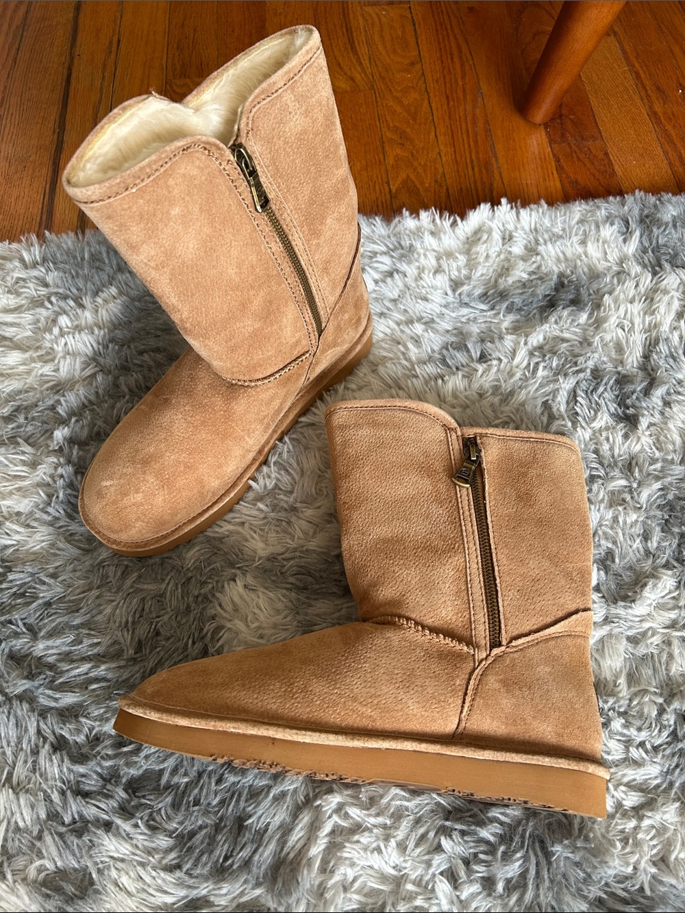🆕LAMO Suede Zipper Cozy Boots